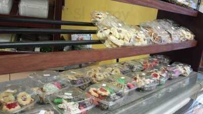 Eglinton Cafe & Bakery