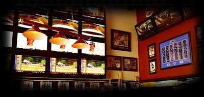 Hoops Sports Bar And Grille