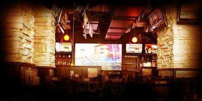 Hoops Sports Bar And Grille