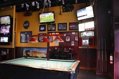 Hoops Sports Bar And Grille
