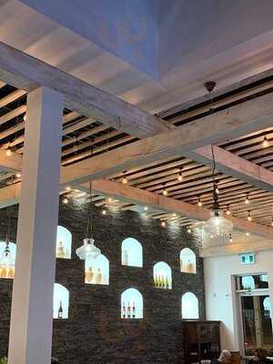 Floga Estiatorio And Event Space