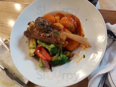 Floga Estiatorio And Event Space