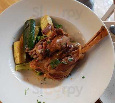 Floga Estiatorio And Event Space