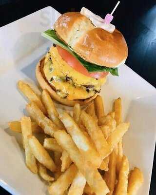 Myst Cafe And Lounge