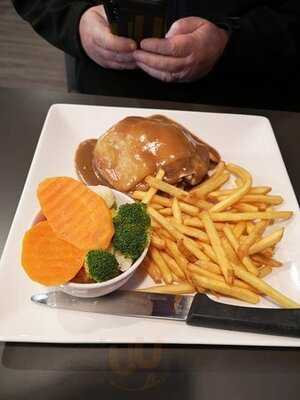 Pauls Pizza Steakhouse & Lounge