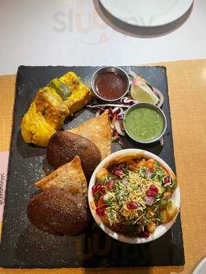 Cinnamon Indian Cuisine & Bar