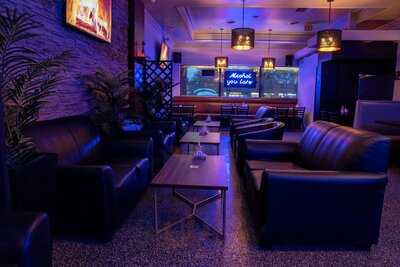 Classic Cafe & Lounge