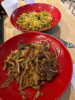 Chow Lucky Noodle Bar