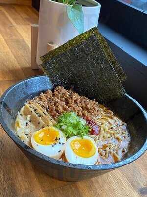 Fuji Ramen And Sushi