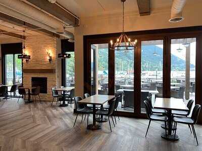 Port 701 Marinaside Dining And Lounge