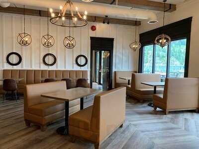 Port 701 Marinaside Dining And Lounge