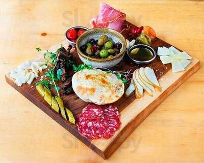 Za Cafe Pizzeria & Bar