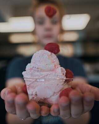 Bow Tie Pizza - Mahogany