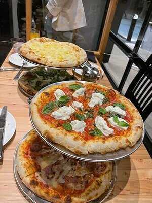 Una Pizza + Wine Bridegeland