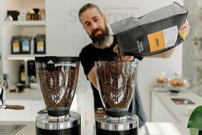 Faux Mouvement - Cafe De Course