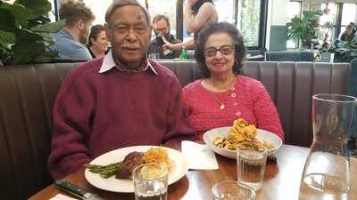 Earls Kitchen And Bar