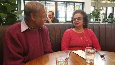 Earls Kitchen And Bar