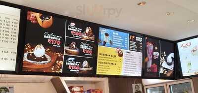 Fun In The Sun Ice Cream Parlour