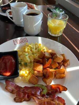 Evario Kitchen + Bar