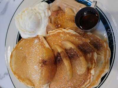 Gram Cafe & Pancakes