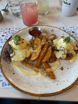 Oeb Breakfast Co. - Winnipeg