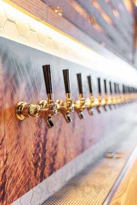 The Village Taphouse - Of West Bedford