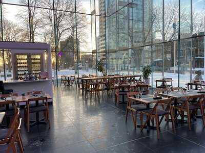 Cafe Quebecor Par Laurent Godbout