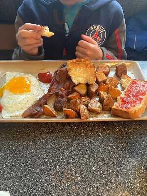 The Bro'kin Yolk
