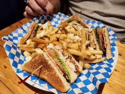 T's All Welcoming Pub