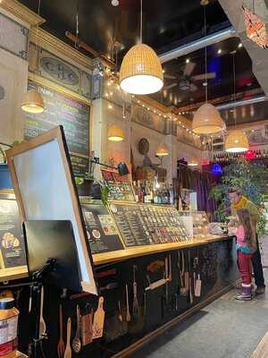 5 Senses Restaurant Bistro