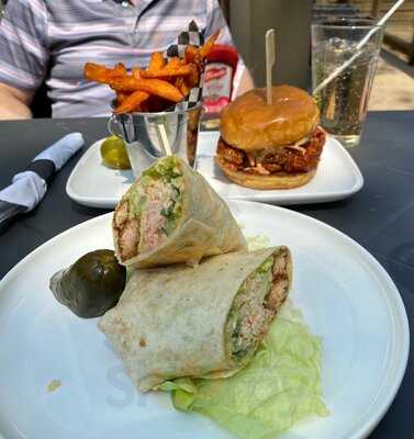 The Gallery Taphouse And Grill