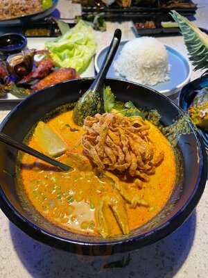 Isaan Der Richmond Hill