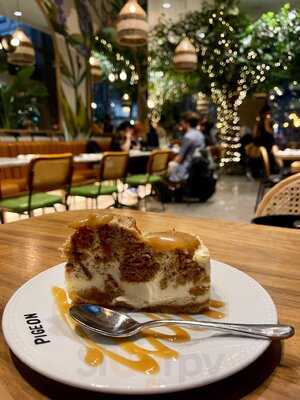 Pigeon Cafe & Bar - Mcgill