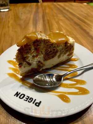 Pigeon Cafe & Bar - Mcgill