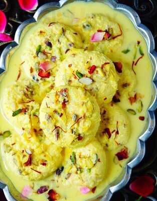 Rowdy's Indian Bar & Restaurant