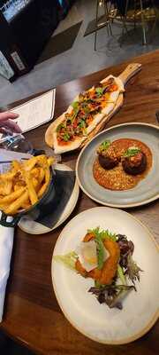 Skye Avenue - Kitchen & Lounge