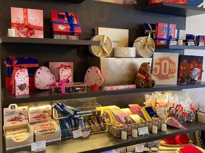 Leonidas Chocolates Cafe