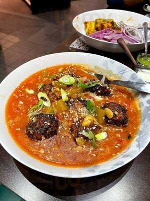 Garlic And Greens Kitchen And Bar