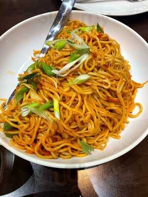 Garlic And Greens Kitchen And Bar