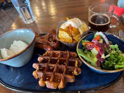 Cutting Board Bistro & Bakery