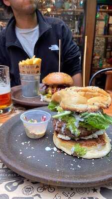 El Camino – Sangucheria & Bar