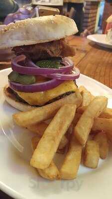 Tiki Burger Resto Bar