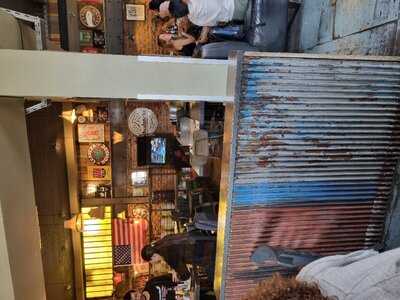 Uncle Fletch Plaza Nunoa