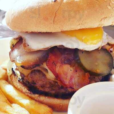 Ruta 832 Burger, Food & Drink