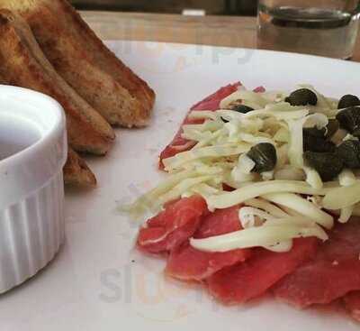 Ruta 832 Burger, Food & Drink