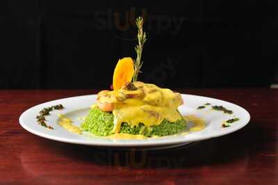 Misterio Escondido Comida Peruana