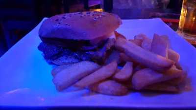 La Vieja Escuela Culto Bar