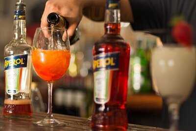 Restaurant Club De Yates