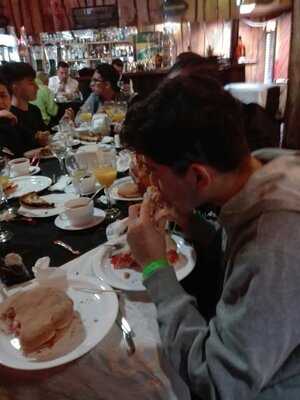 Krater Pub Restaurant