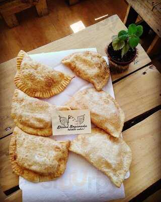 Divina Empanada